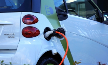 Aprende cómo recargar un coche eléctrico