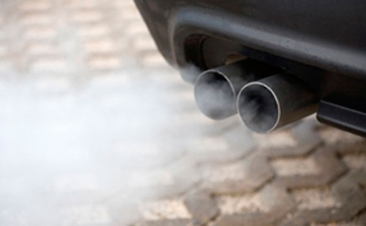 ¿Tu coche expulsa demasiado humo? Ojo, porque te puede salir caro