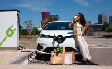 ¿Te pueden multar por aparcar en una plaza de coches eléctricos?